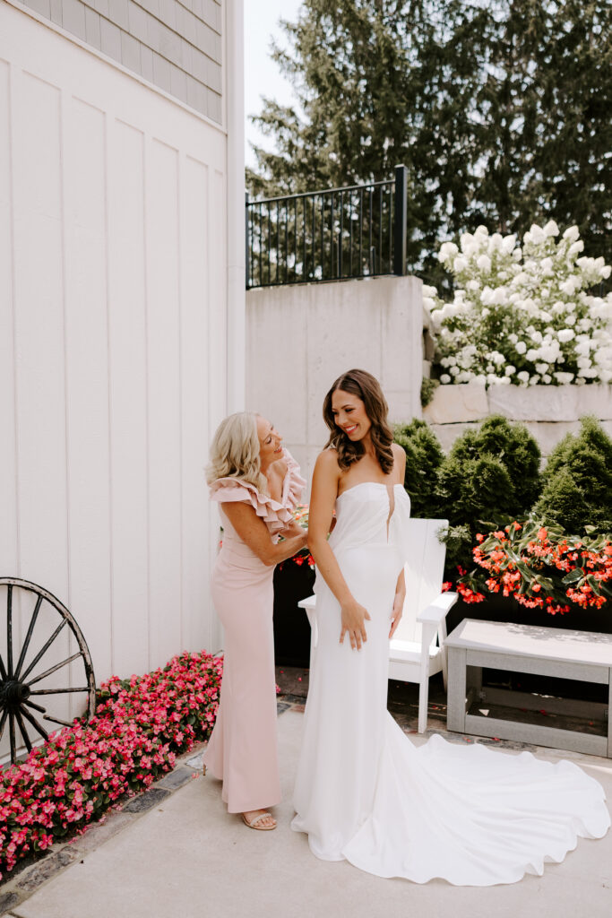 The Carriage House Wedding Oconomowoc Wisconsin