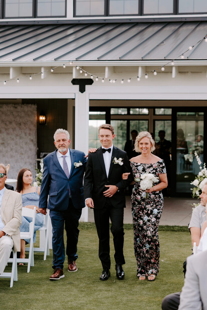 The Carriage House Wedding Oconomowoc Wisconsin