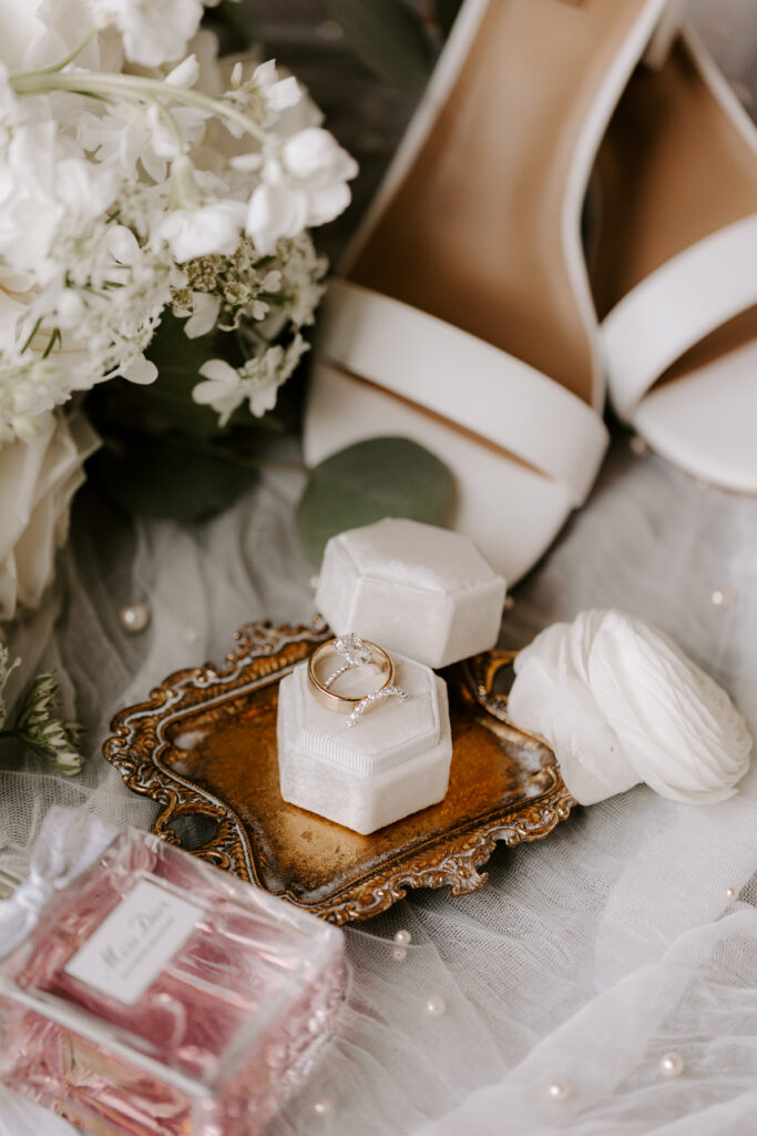 The Carriage House Wedding Oconomowoc Wisconsin